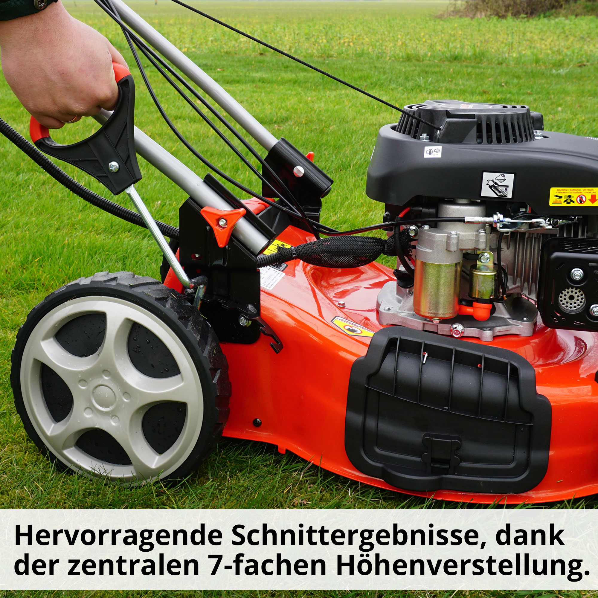 Benzinrasenmäher mit zentraler Höhenverstellung und Seitenauswurf