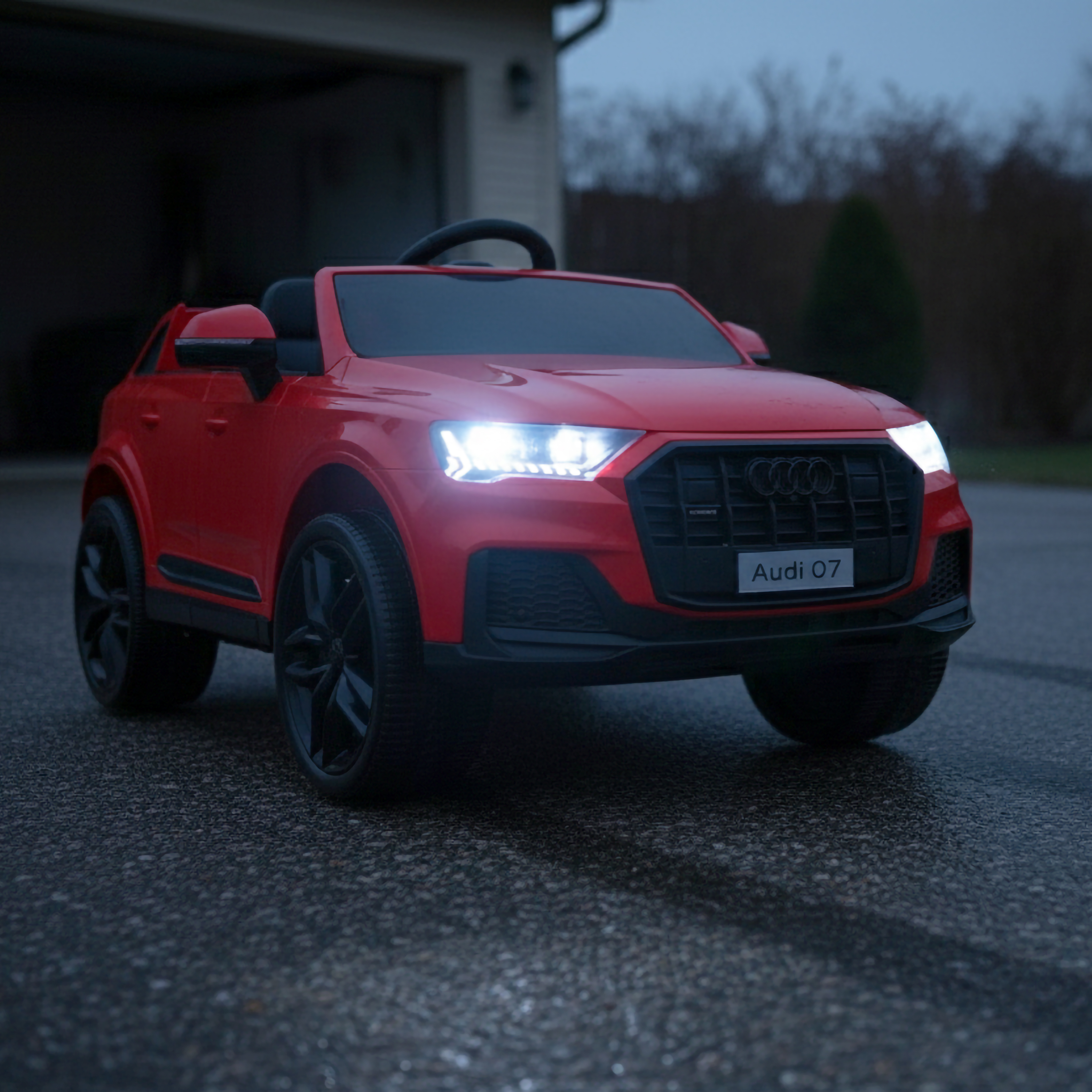 Elektroauto HECHT Q7: Detailansicht der sportlichen LED-Scheinwerfer (Dieses Bild wurde mit Hilfe von KI generiert.)