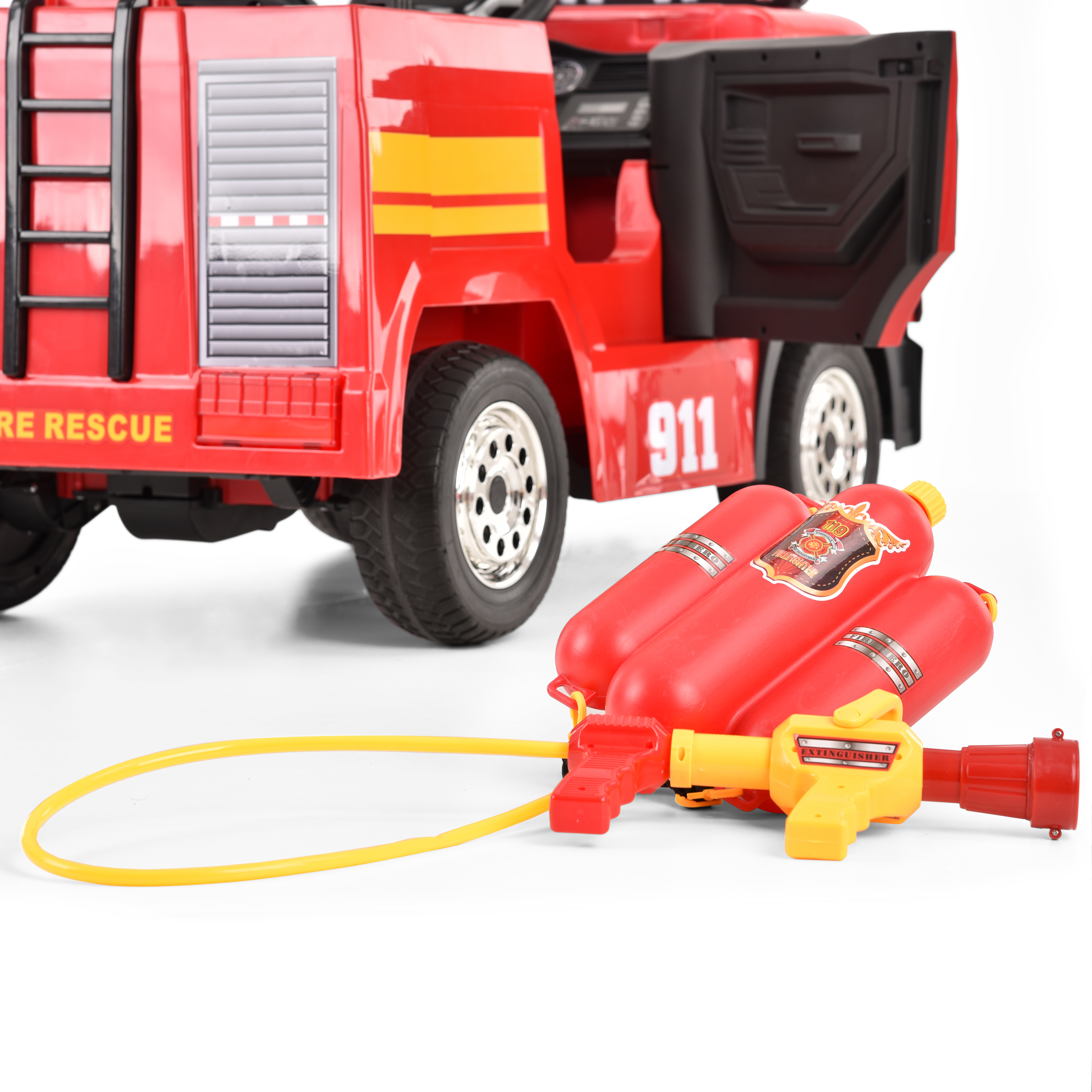 HECHT Kinderauto Feuerwehr mit Feuerwehr Rucksack mit Wasserpistole (Dieses Bild wurde mit Hilfe von KI generiert.)