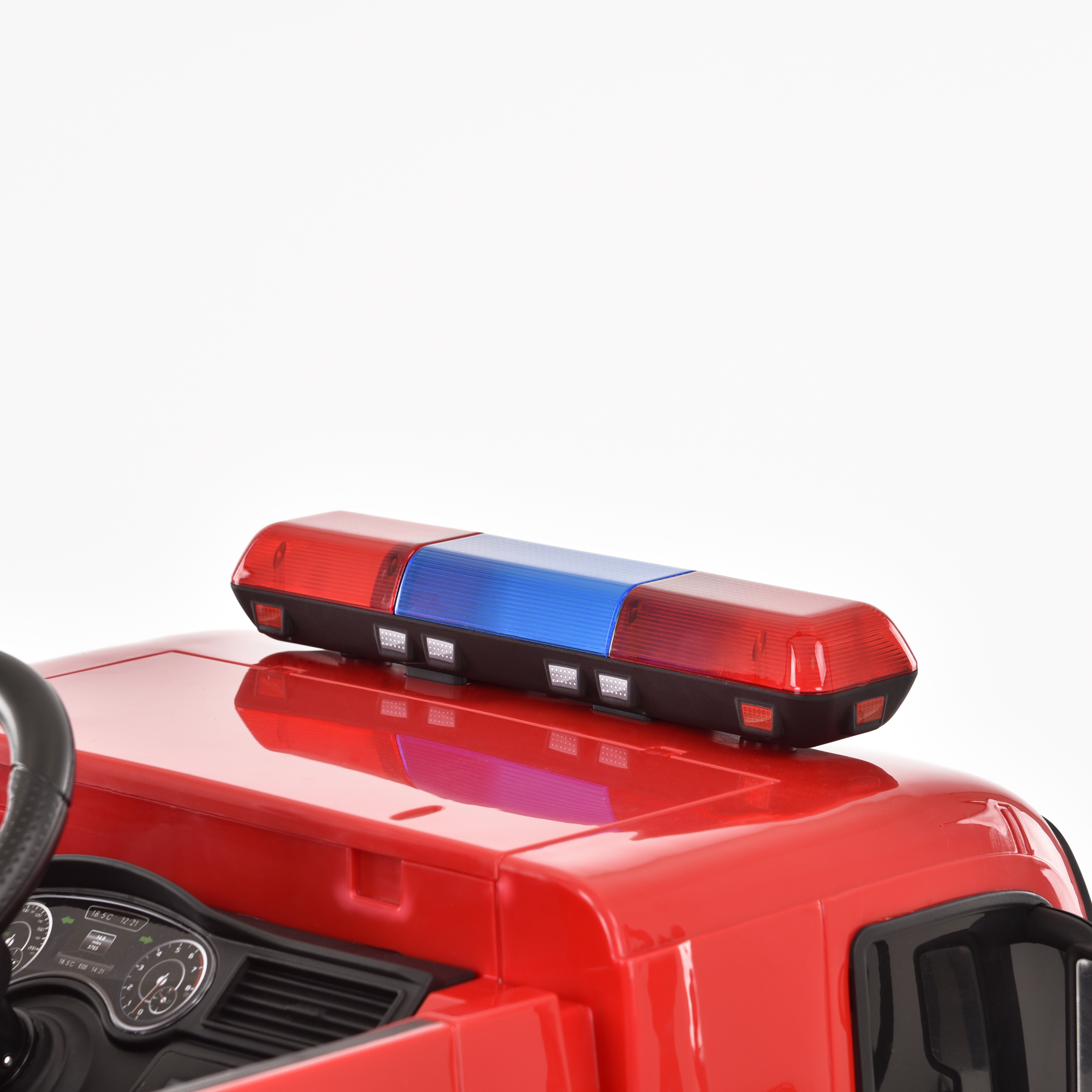 HECHT 51818 Kinderfahrzeug: Rotes und blaues Warnlicht am Dach (Dieses Bild wurde mit Hilfe von KI generiert.)